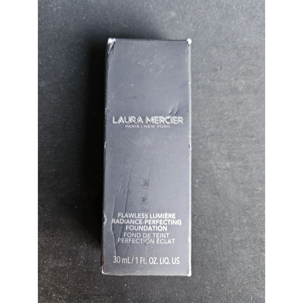 Laura Mercier Flawless Lumiere Radiance Foundation 2W2 Butterscotch 1oz 30ml